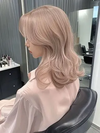 カラー hayato/ ハイトーン/ベージュのヘアスタイル