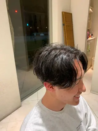 ショート パーマ 山中 翔平のヘアスタイル