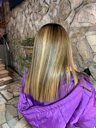 セミロング ササ　ユウキ/パーマ 縮毛矯正/髪質改善のヘアスタイル