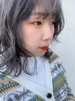 カラー tomo🍒パーマ ハイトーン似合わせのヘアスタイル