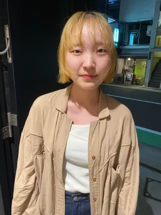 ショート カラー 室谷 侑奈のヘアスタイル