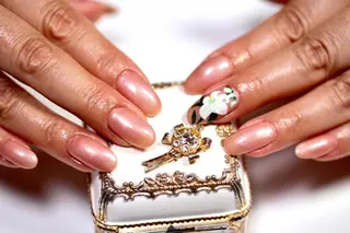 ネイル ママリンド　志村坂上店所属・しみ えんのネイルデザイン