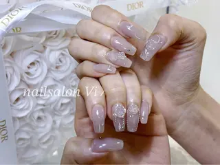 ネイル Nailsalon Vi+ももか🩷のネイルデザイン