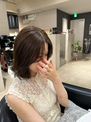 カラー ヒガシ サヨのヘアスタイル