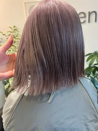 ショート miyu✂︎Lien 上品なブリーチカラーのヘアスタイル