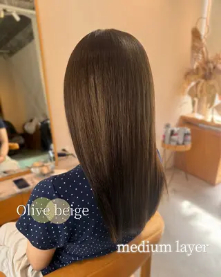 ミディアム yelm所属・🫒オリーブカラー ミディアムレイヤー✨のヘアスタイル