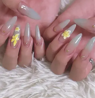 ネイル brodia nails m_riのネイルデザイン