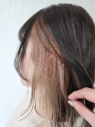 カラー ミディアム 安達まい/ インナーカラー✨のヘアスタイル