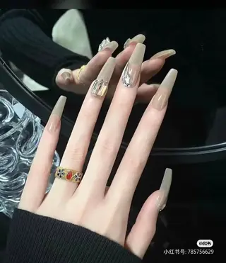 ネイル Theone栄店 伊藤のネイルデザイン