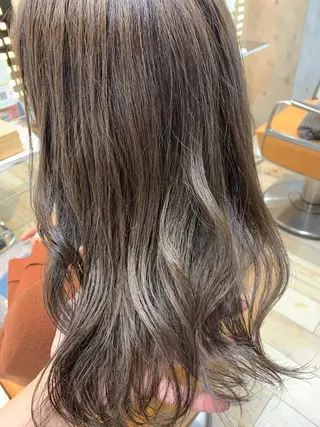ロング カラー にった みずきのヘアスタイル