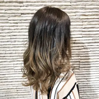 セミロング カラー ヘアアレンジ 嶋田 ゆきのヘアスタイル