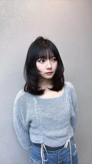 ミディアム emmie by  moremuu所属・レイヤー/韓国ヘア ハイトーンAIRIのヘアスタイル