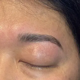 アイブロウ 𝐫𝐚𝐢 𝐧𝐚𝐢𝐥の眉毛・アイブロウイメージ