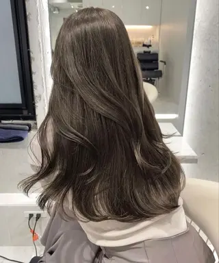 ミディアム カラー 石川 幸呼のヘアスタイル