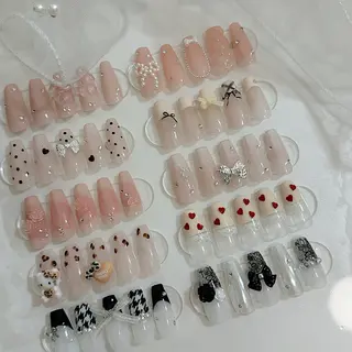 ネイル シュシュ 🎀 girly nailのネイルデザイン