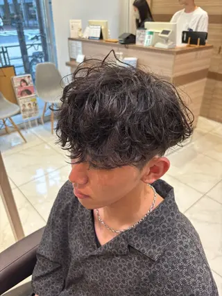パーマ メンズ 山本 侑平のヘアスタイル