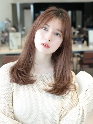 セミロング カラー レイヤー/顔周り /透明感🩶高橋大のヘアスタイル