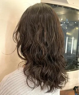 セミロング パーマ TIECHEL所属・韓国ナチュラル・ ベージュ/落合夏希のヘアスタイル