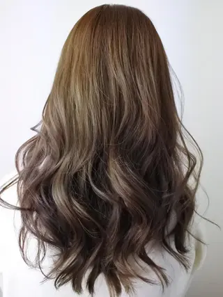 ミディアム セミロング ロング カラー 三好 美里のヘアスタイル