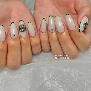 ネイル BONHEUR Annaのネイルデザイン
