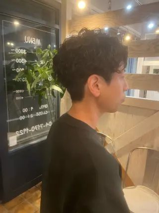 メンズ Aube Hair McQueen所属・クリハラ シュウのヘアスタイル