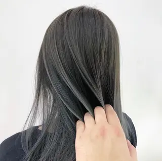 ロング アダチ コウスケのヘアスタイル