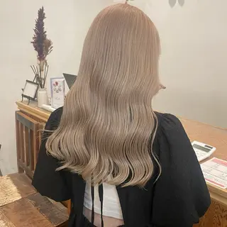 ロング miyu ハイトーンモデル募集のヘアスタイル