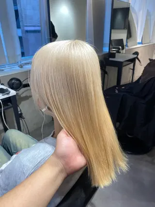 カラー Seleneコウキ ブリーチ/ハイトーンのヘアスタイル