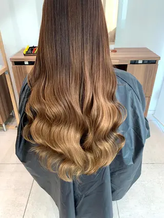 ロング 日野・八王子縮毛矯正 ワタナベリョウマのヘアスタイル