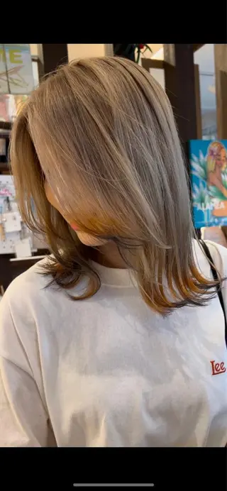 ミディアム ハイトーン/ ダブルカラー/透明感のヘアスタイル