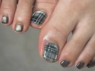 ネイル 花岡 美沙子のネイルデザイン