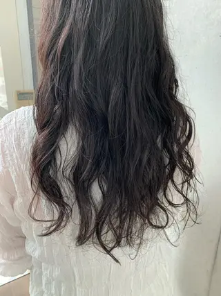 ロング パーマ ブリーチなしWカラー /地毛風/小林凪沙のヘアスタイル