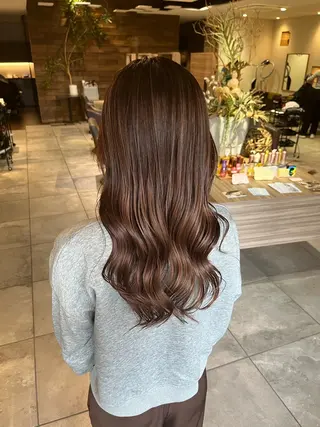 ロング カラー 川越 輝梨奈のヘアスタイル