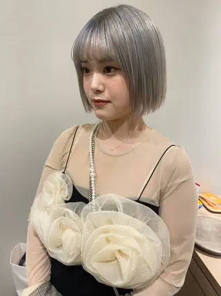 ショート カラー 室谷 侑奈のヘアスタイル