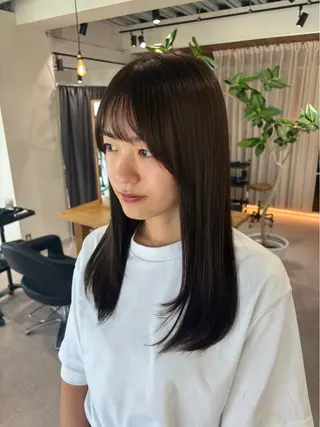 カラー aina / n.w.hのヘアスタイル