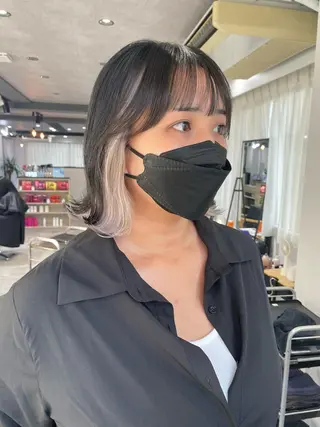 ショート 切りっぱなしボブイヤ リングカラー清水隆央のヘアスタイル