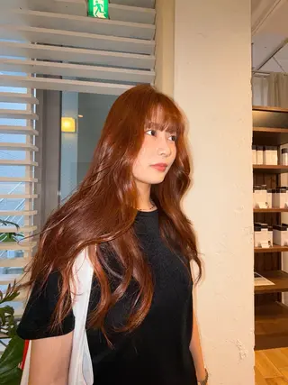 カラー YURiA /レイヤーカットのヘアスタイル