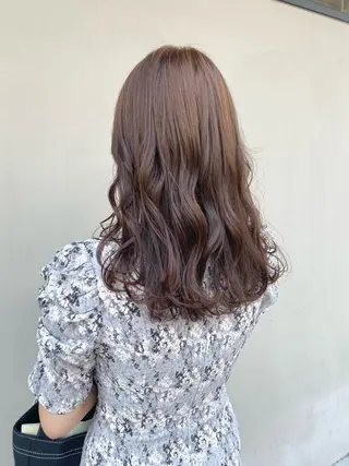 セミロング カラー 林 瑠夏のヘアスタイル