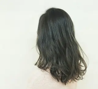 セミロング カラー 透明感ハイライト◎ 伊藤夏海のヘアスタイル