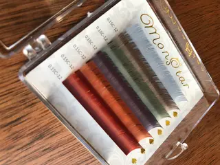 カラー マツエク・マツパ K&E lashe /大垣　まつ毛、眉毛のマツエク・マツパデザイン