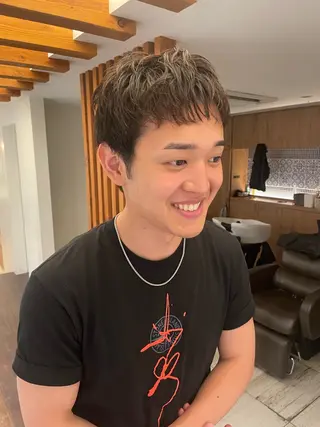 ショート カラー リカ/ハイトーン ・オリーブ🍀のヘアスタイル