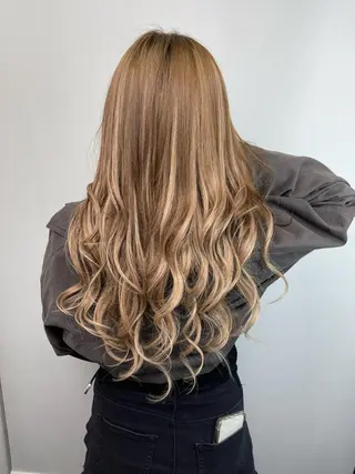 ロング KIRA スズキ タクヤ/店長のヘアスタイル