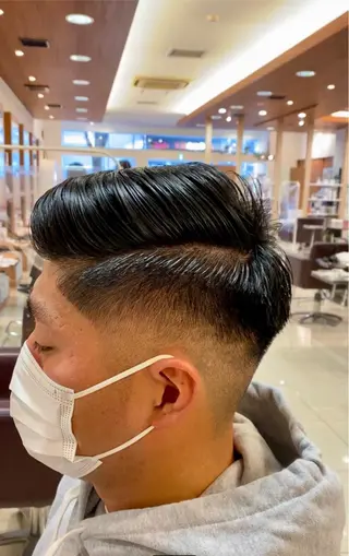 メンズ ミルクティーベージュ 山本勝志のヘアスタイル