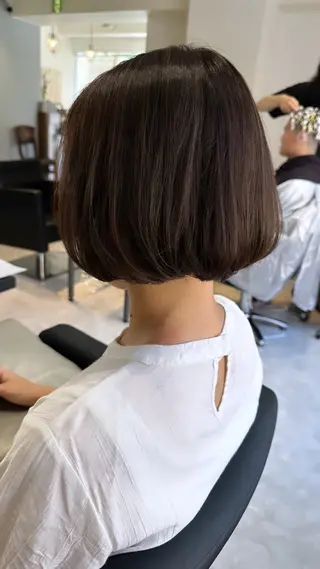 ミディアム 縮毛矯正  髪質改善 酸性ストレート特化のヘアスタイル