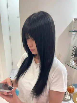 ロング カラー MONA HARUNAのヘアスタイル