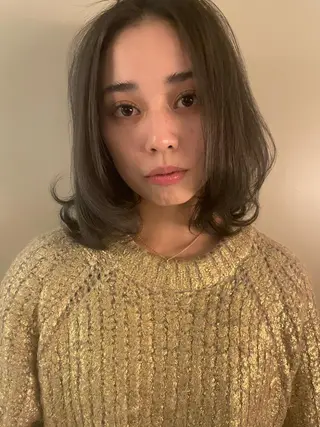 ミディアム 平松 里穗のヘアスタイル