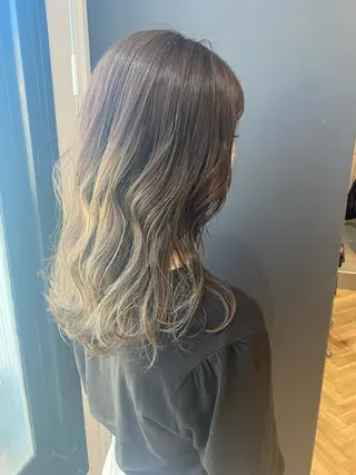 セミロング カラー YUNA ユウナのヘアスタイル