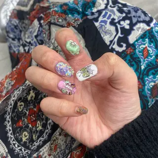 ネイル Shiori･:* 💫のネイルデザイン