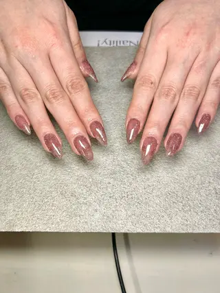 ネイル 三輪 彩美春のネイルデザイン