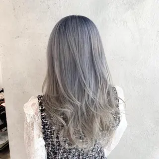 セミロング カラー 及川シゲル 髪質改善講師のヘアスタイル